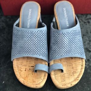 Donald Pliner Dusk Kidsuede Wedge Sandal size 8M